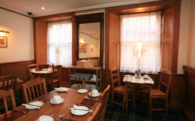 Smiths Hotel