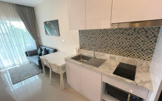 Apartment at Palmetto Condo by Lofty