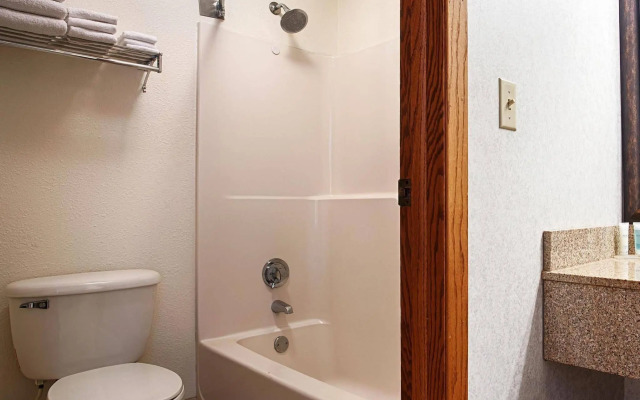 Baymont by Wyndham Bellevue / Omaha