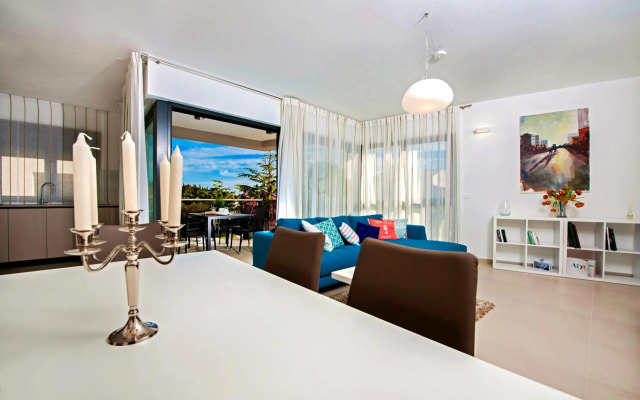 Sunset Luxury Apartment