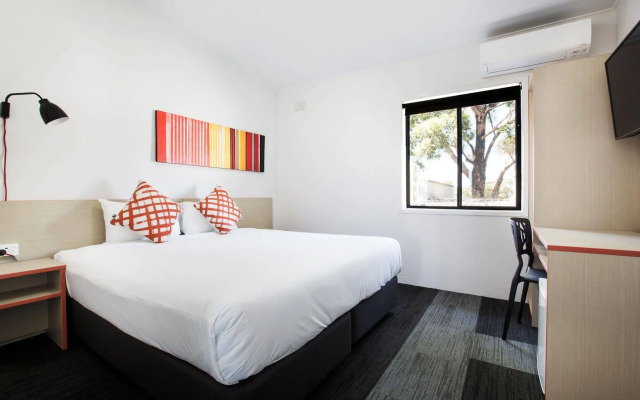 Villawood Hotel