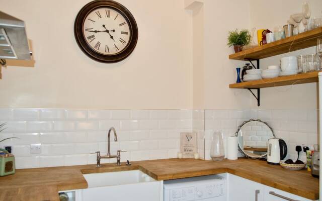 Lovely Home By The Union Canal