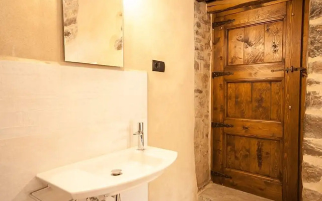 Casa Mur de Alujan