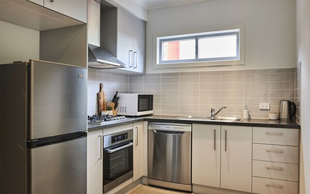 Bright and Updated 1 Bedroom Apartment