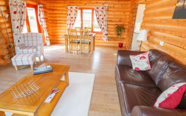 Ash Lodge