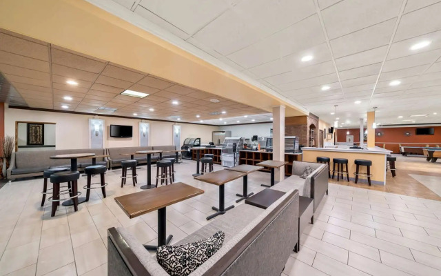 Suburban Studios, Kearney