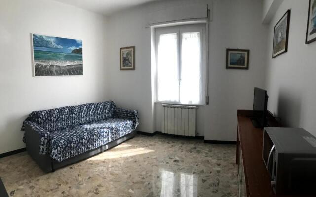 HOST IN LEVANTO - Scirocco con biciclette