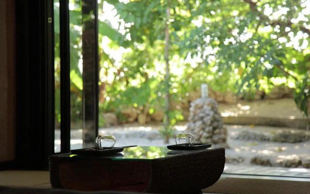 Taketomijima Akaneya