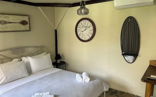 Pefkon Suites