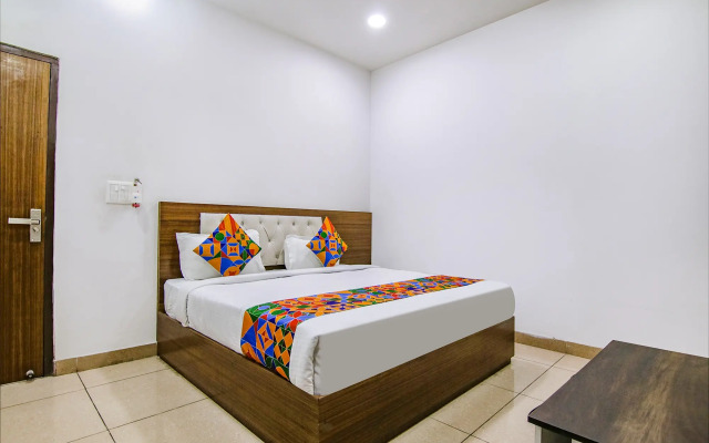 Fabhotel The Orient