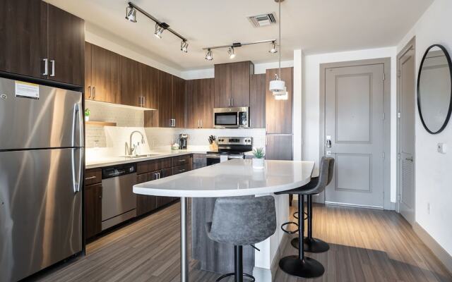 TWO Modern CozySuites at Town Lake