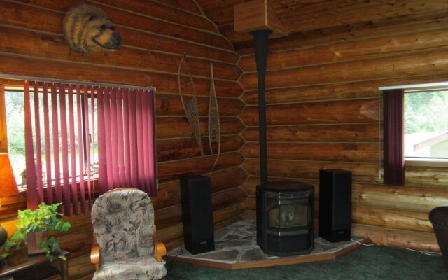 Summit River Lodge & Campsites