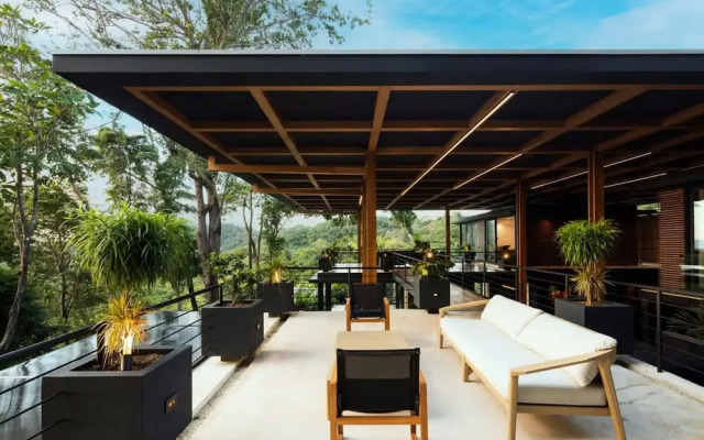 w Spectacular 4BR Villa in Costa Rica