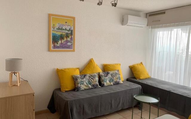 Appartement Saint-Raphaël, 1 pièce, 3 personnes - FR-1-466A-11