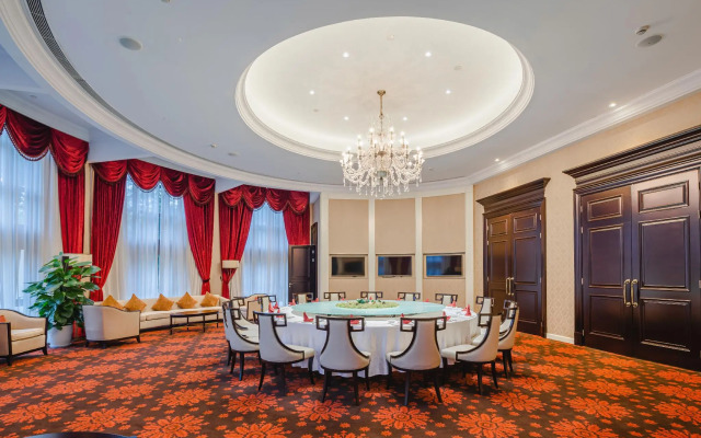 Yin Run Jin Jiang Castle Hotel