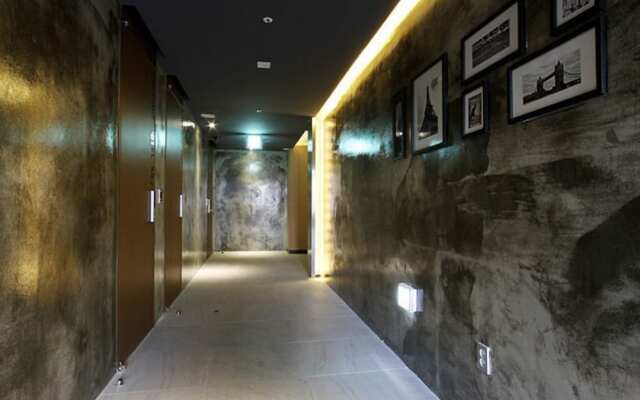 Hotel Moon