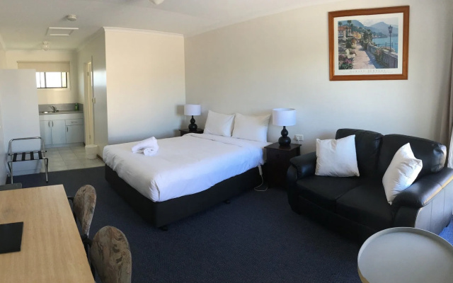 Bass and Flinders Motor Inn