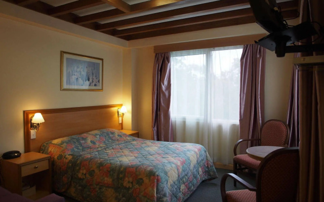 Edgecliff Lodge Motel