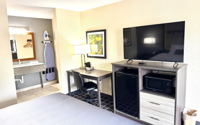 Super 8 by Wyndham Morganton