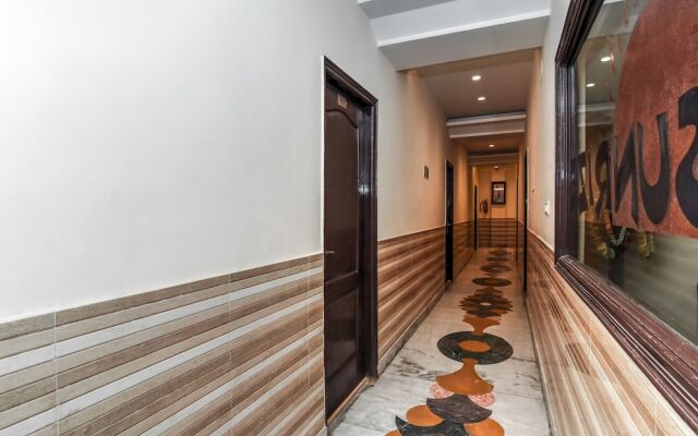 OYO 16933 Hotel Sunrize