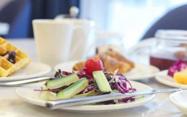 Kyriad Hotel (Huainan Wanda Plaza Longhu Park)