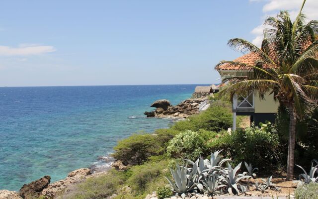 Cosy Seaside Villa in Jan Thiel With Pool