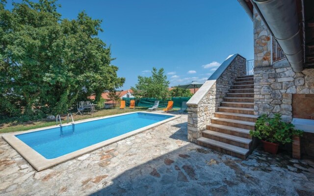 Stunning Home in Rovinj With Wifi and 5 Bedrooms