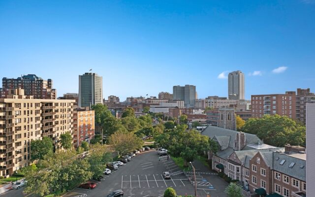 Global Luxury Suites on Prospect Street