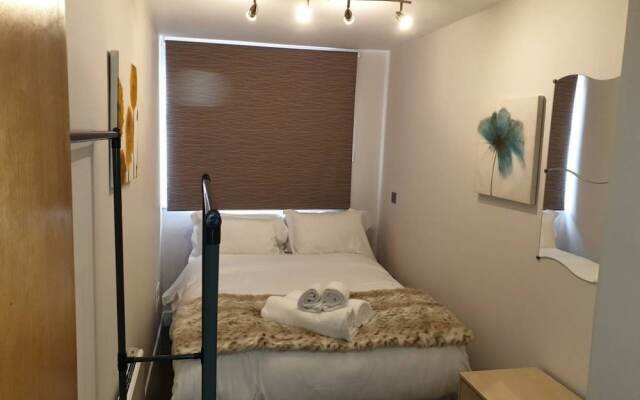 Birminghams Hidden Gem Garnet Apartment Sleeps 6 G