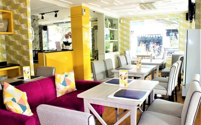 ZEN Rooms Basic Mangga Besar 5