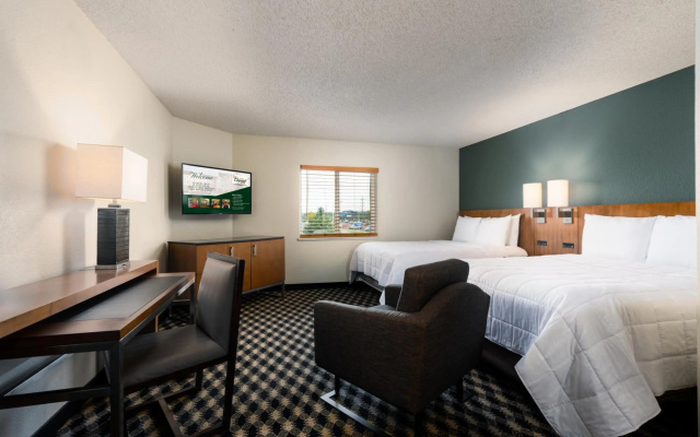 MCM Elegante Suites