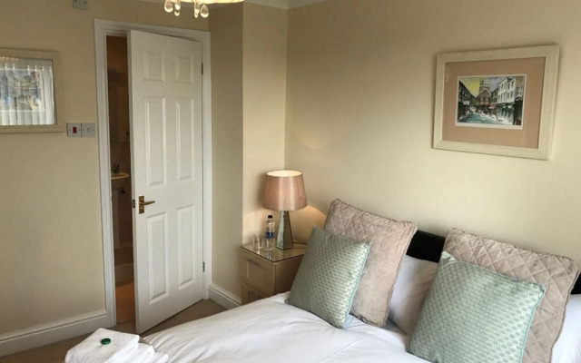 Queens Road Rental - Winchester Accommodation