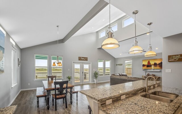 La Sirena - Overlooking Nature Preserve