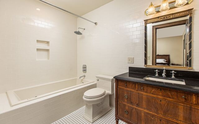 Frederick Stearns House Historic Inn