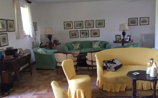 Splendido casale alle porte di Roma