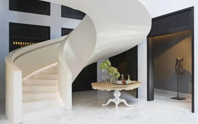 Queen Victoria Hotel & Manor House by NEWMARK