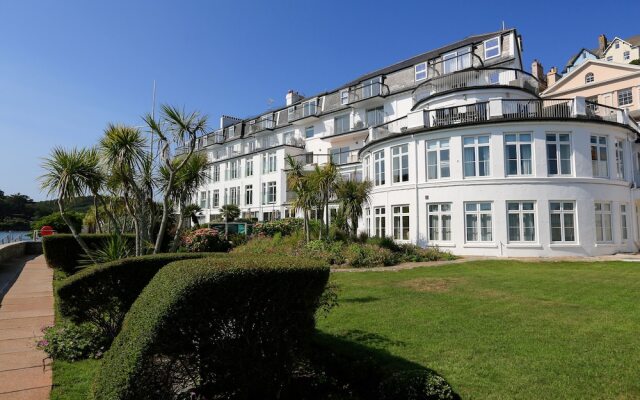 32 the Salcombe