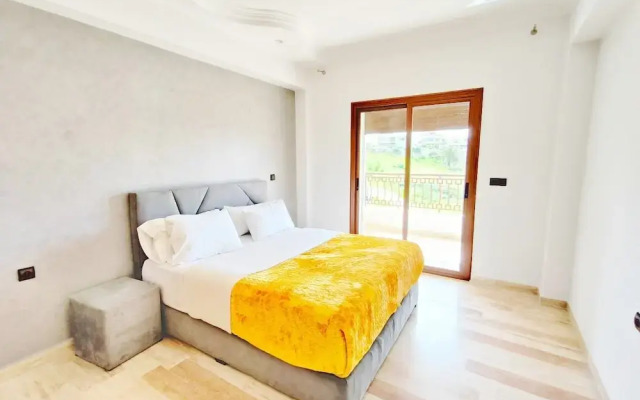 Les Belles Residences E
