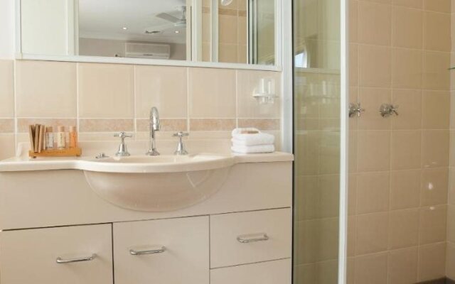 Batemans Bay Manor - Bed and Breakfast