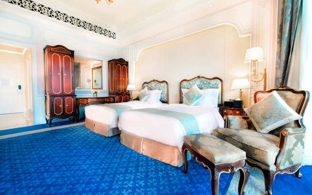 Legend Palace Hotel