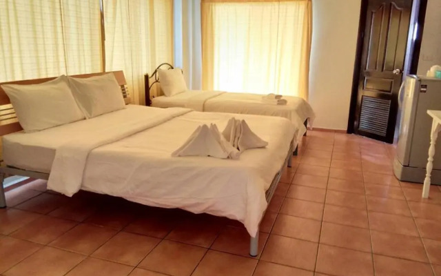 Lomsabai Apartments Chon Buri