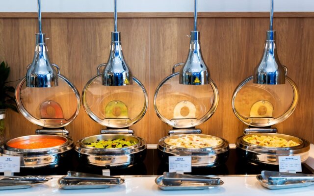 Holiday Inn Express Shanghai Tangzhen by IHG