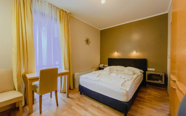 Royal Mediterran Hotel