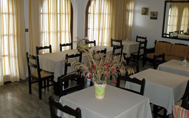 Fikas Hotel