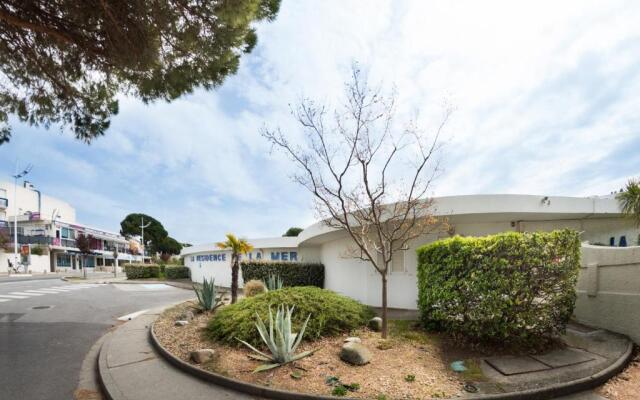 Studio Standing 1ere Ligne Grau du Roi