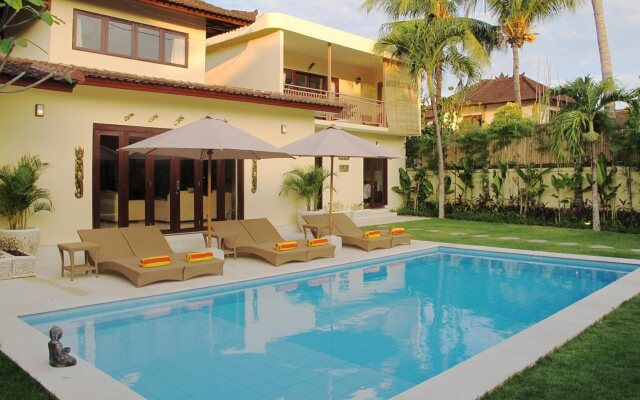 Aisha Family Villa