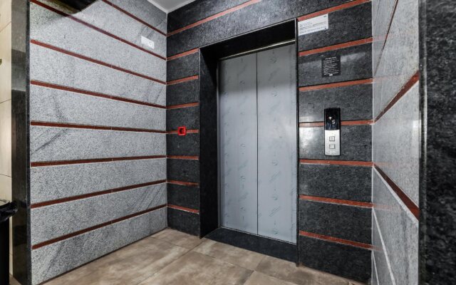 The Red Lotus Premium By OYO Rooms
