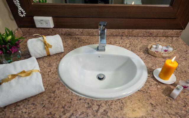 Quindeloma Art Hotel And Gallery