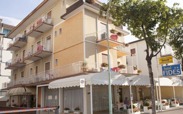 Hotel Fides
