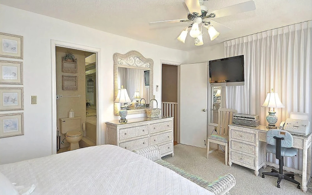 Harbour Island 69J by RedAwning
